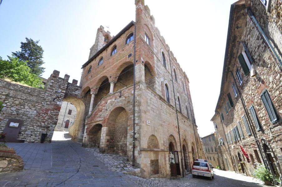 דירות סוברטו La Casa Di Lisa מראה חיצוני תמונה